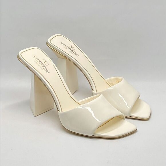 Valentino Garavani One Stud Hyper Slide Sandals In Patent Leather size 39.5 - Picture 3 of 15